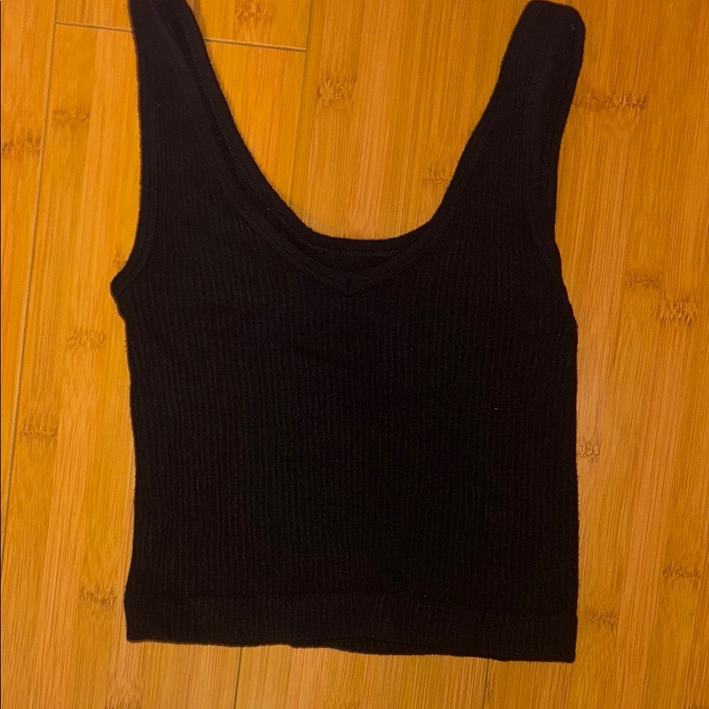 Black Sleeveless Fitted Crop Tank